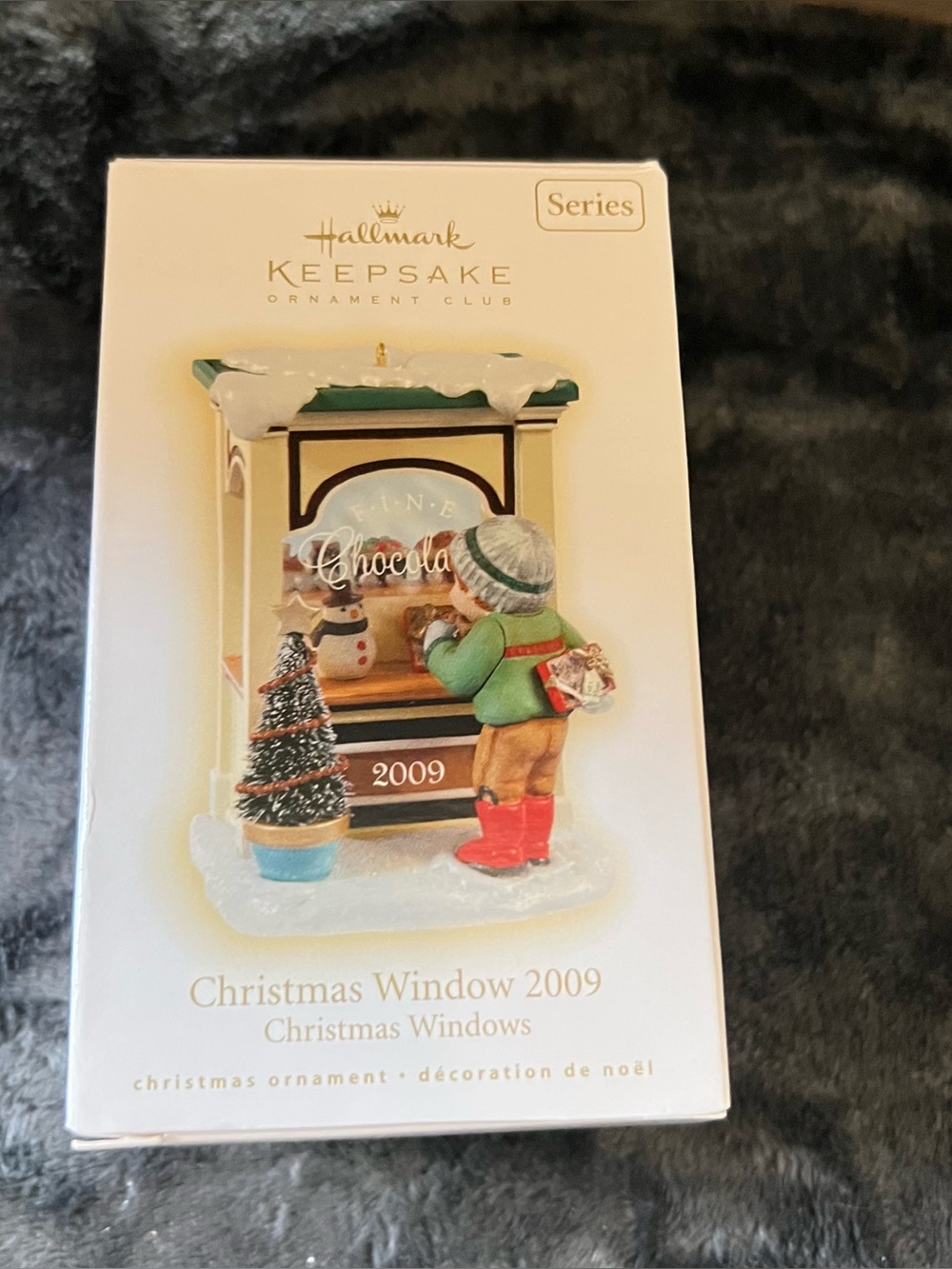 Hallmark 2009 Ornament Christmas Window Fine Chocolates 7th in Series